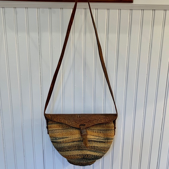 Vintage | Handwoven Small Basket Bag with Tooled Leather - Picture 1 of 7
